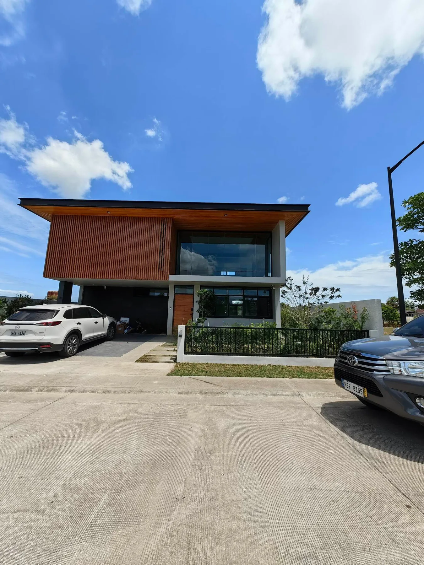 Modern residence with custom glass and aluminum systems